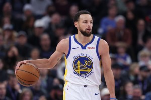 官方平台-科尔：目前还不确定库里后天是否出战湖人 波津的伤势应该不严重